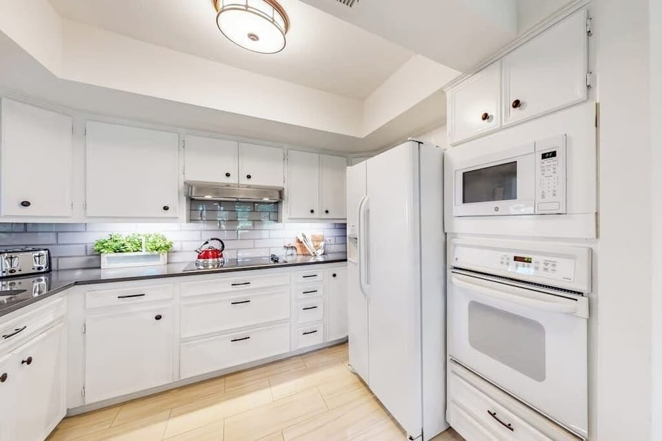 House, Multiple Beds, Partial Sea View (Lago Vista Sunset Villa) | Private kitchen