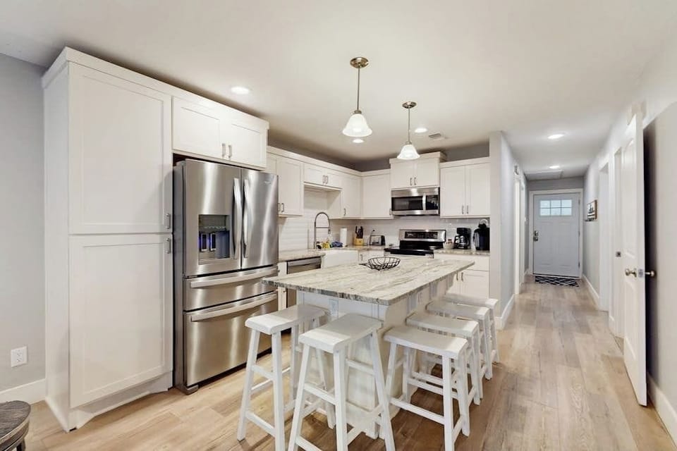 Condo, Multiple Beds, Pool View (Sundowner) | Private kitchen