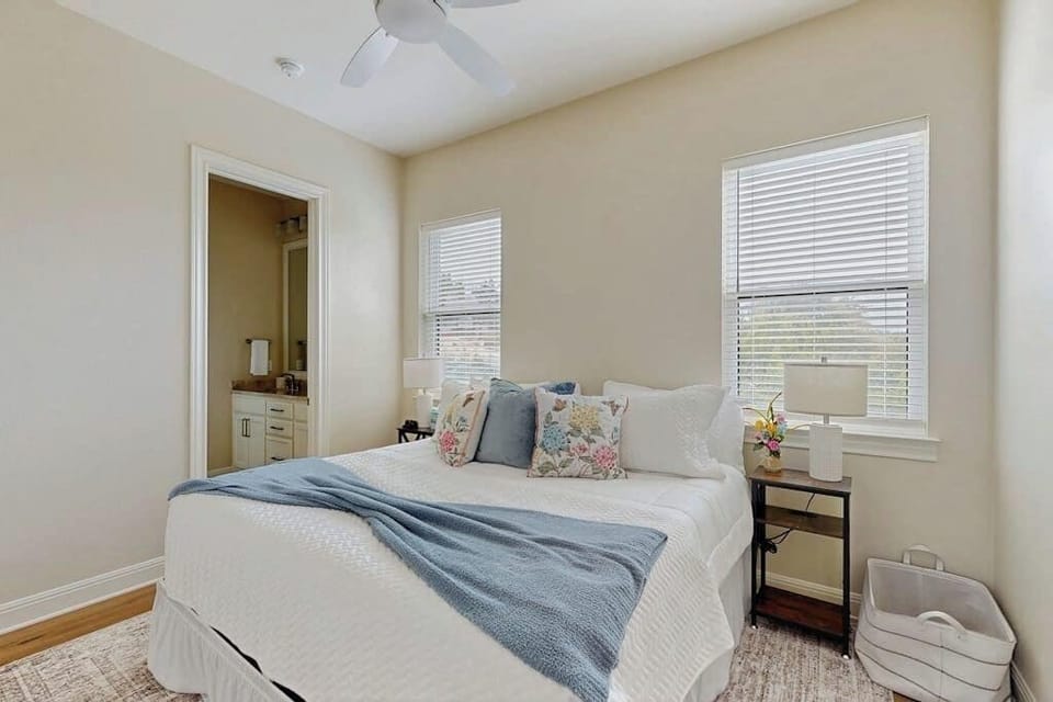 House, Multiple Beds (Sunset Hideaway) | 4 bedrooms, individually decorated, individually furnished, bed sheets