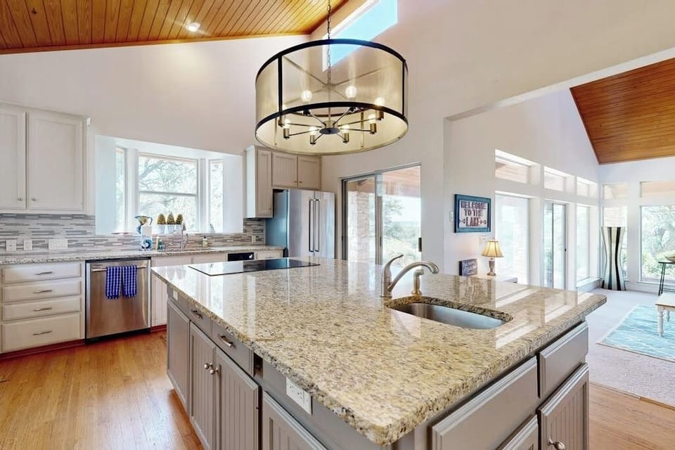 House, Multiple Beds, Garden View (Regal Riverfront Retreat) | Private kitchen