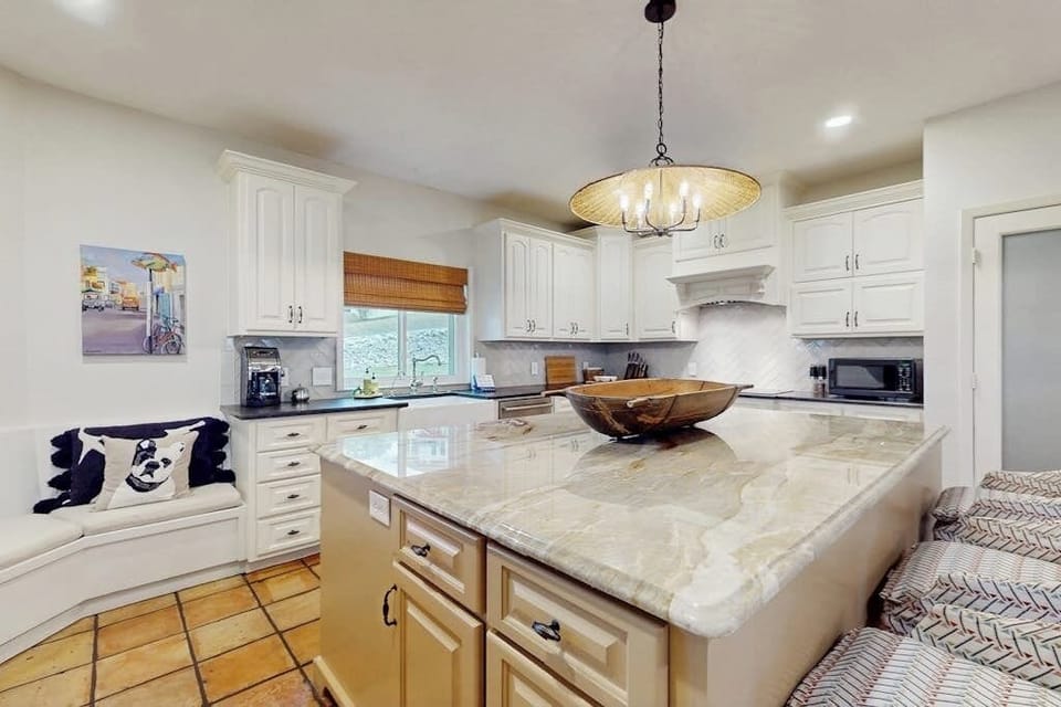 House, Multiple Beds (Getaway to Horseshoe Bay) | Interior