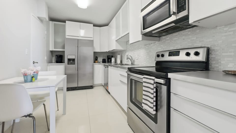 Family Condo, Beach View | Private kitchen