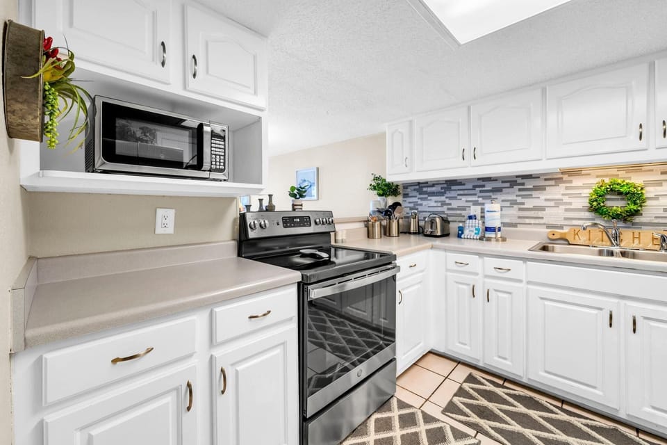 Condo, Multiple Beds (Pinnacle Port C1-503) | Private kitchen