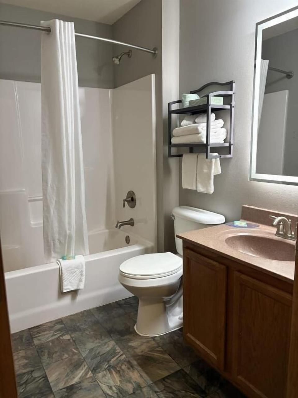 Standard Single Room | Bathroom