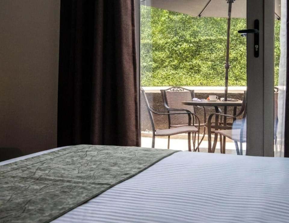 In-room safe, desk, iron/ironing board, free WiFi