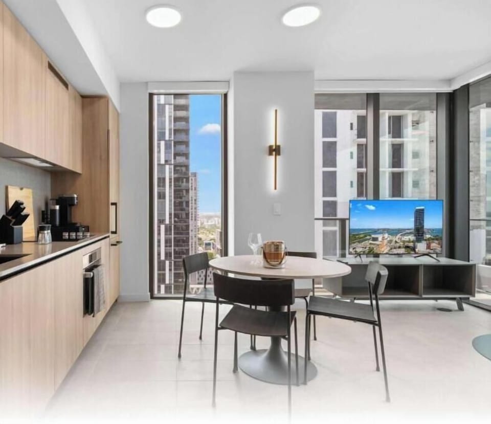 Condo, Balcony, City View | Private kitchen