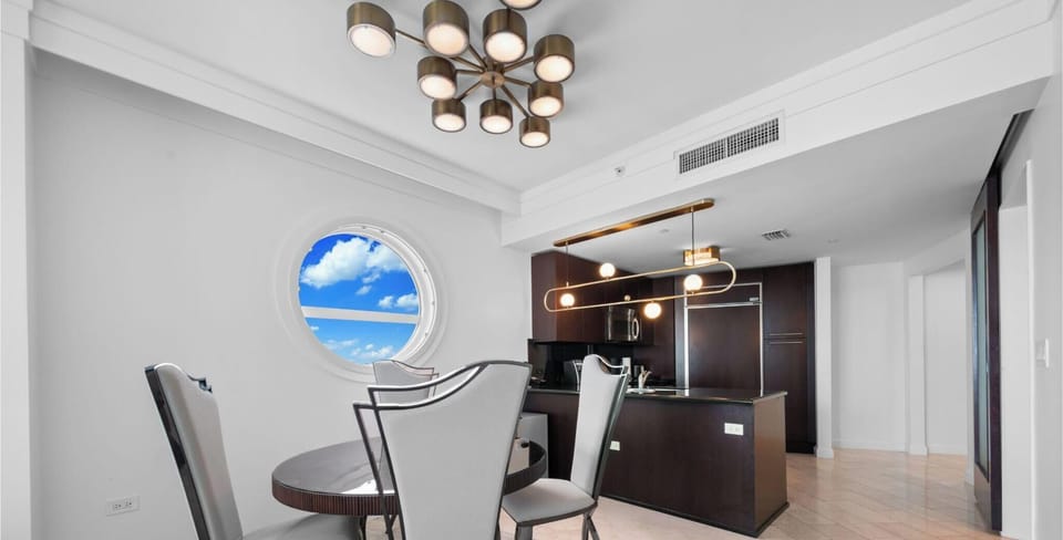 Room, Ocean View | Dining