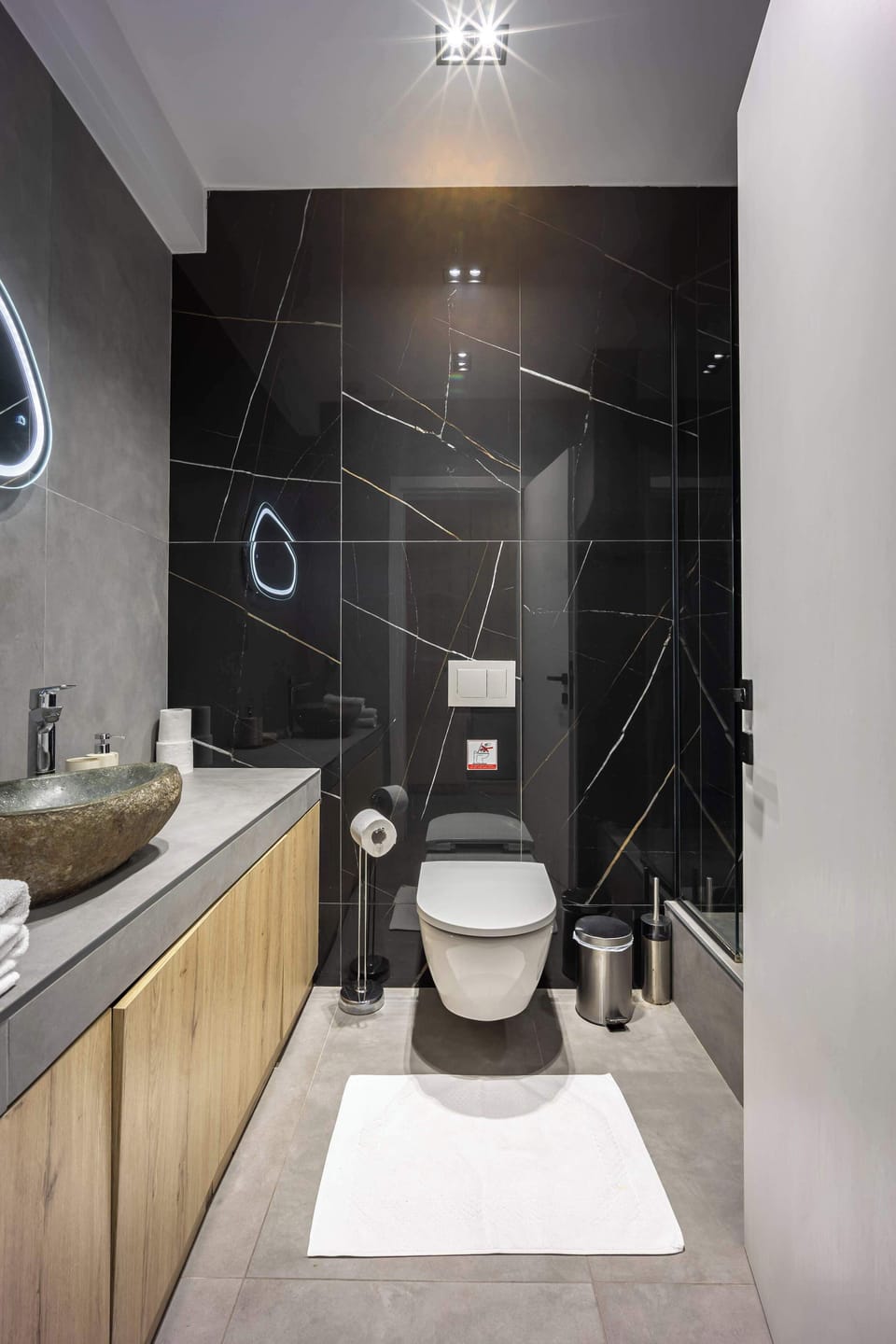Cozy Studio Syntagma Worn Bldg Entrance Apartment in Athens