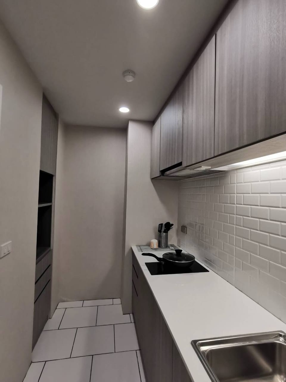 Family Quadruple Room | Private kitchen | Mini-fridge, microwave, stovetop