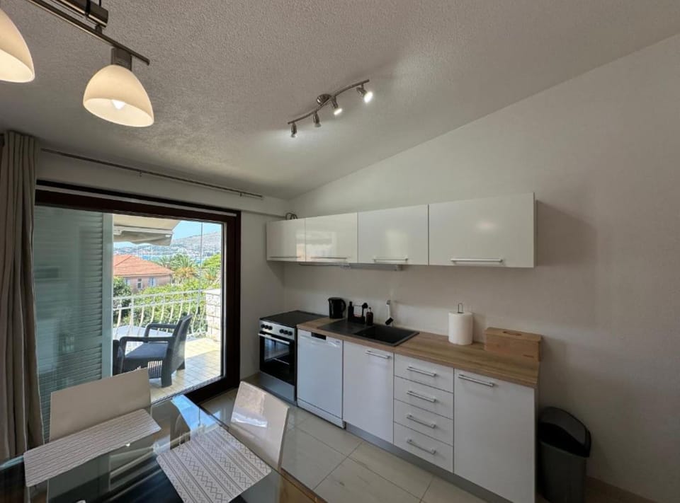 Apartment (Two Bedroom Apartment with Balcony (1) | Private kitchen | Fridge
