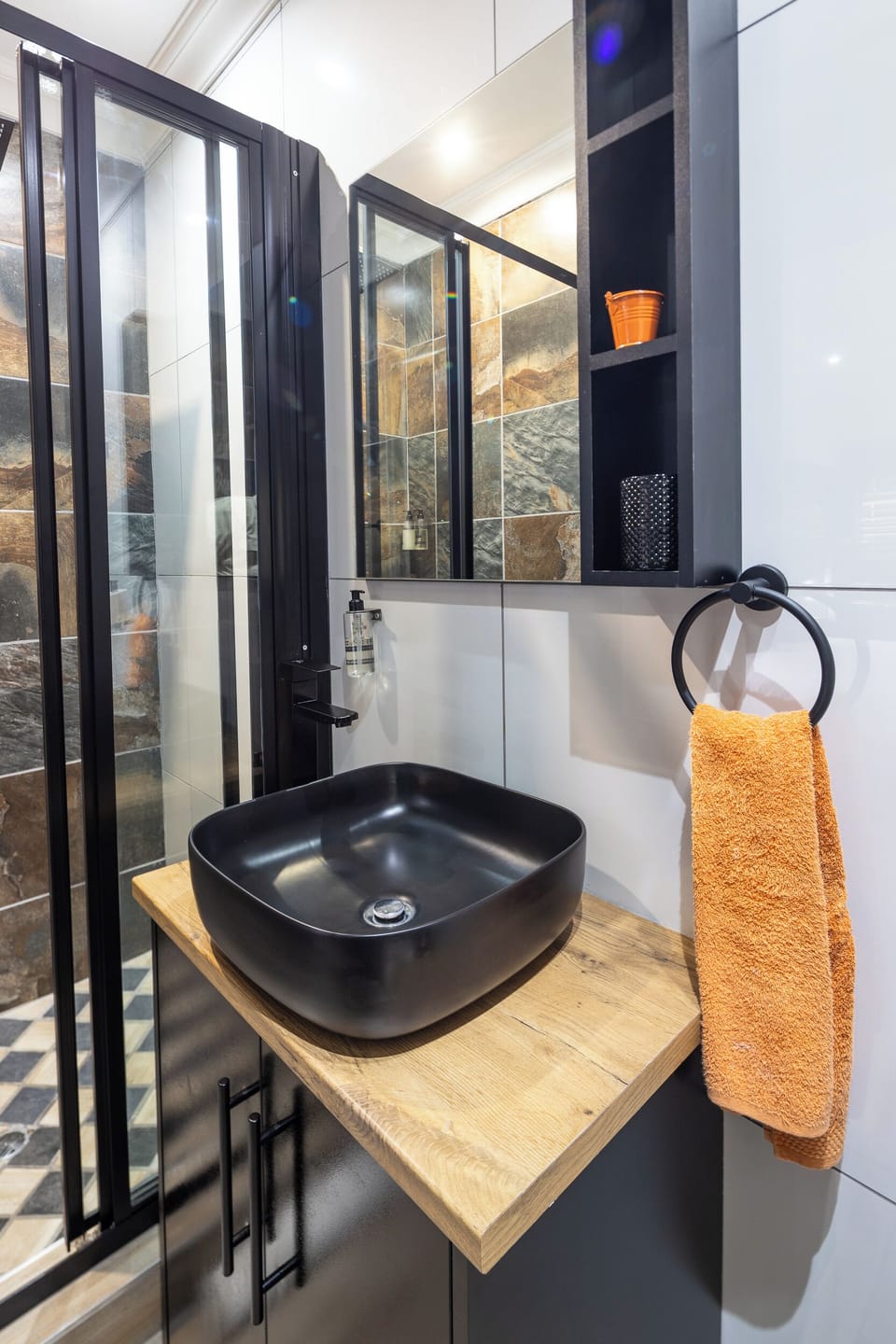 Deluxe Double Room, Garden View | Bathroom | Towels, soap, shampoo, toilet paper
