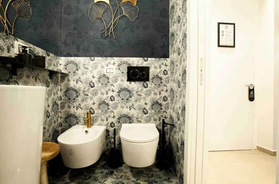 Comfort Triple Room, Balcony | Bathroom | Shower, hair dryer, bidet, towels