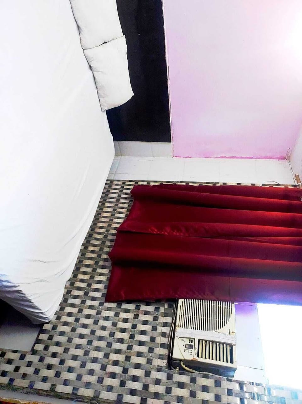 Deluxe Room | Rollaway beds (surcharge), bed sheets