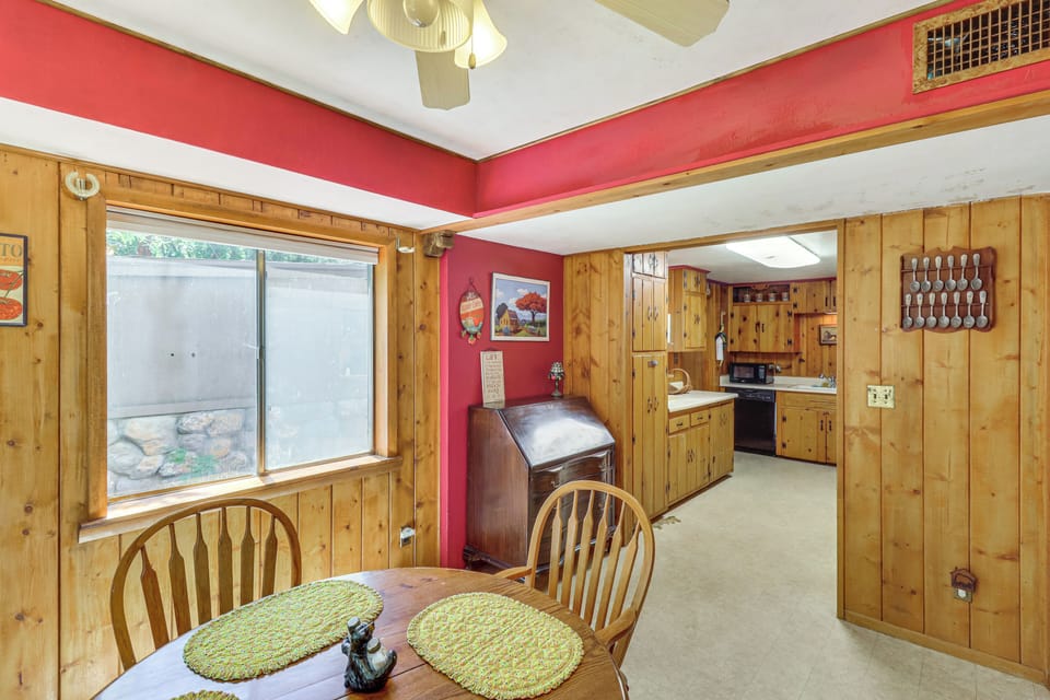 House (4 Bedrooms) | Interior
