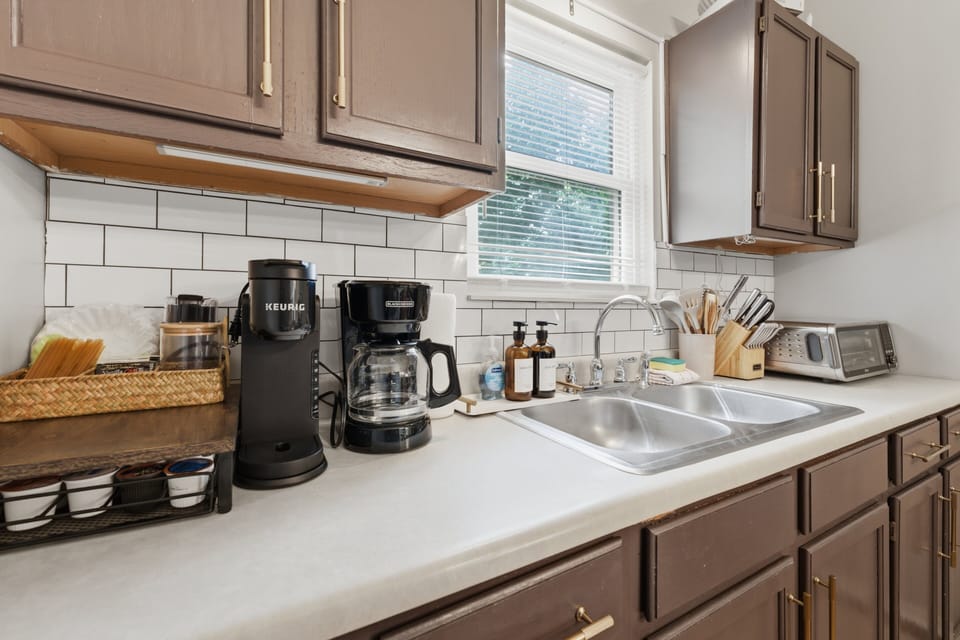 Cabin, 3 Bedrooms | Private kitchen | Coffee/tea maker, toaster