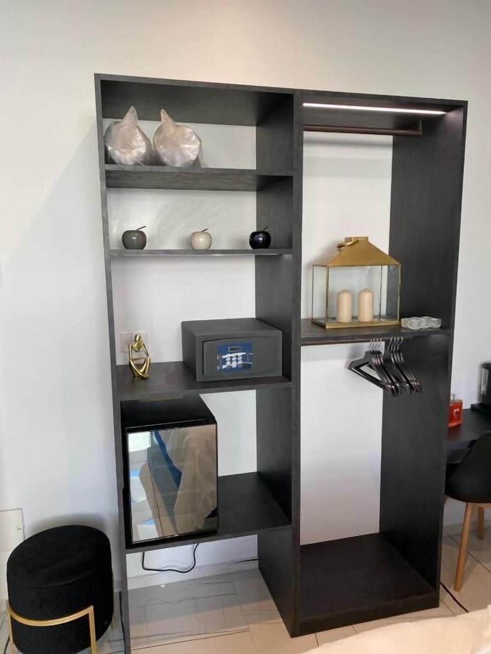 Deluxe Double Room, City View | Interior