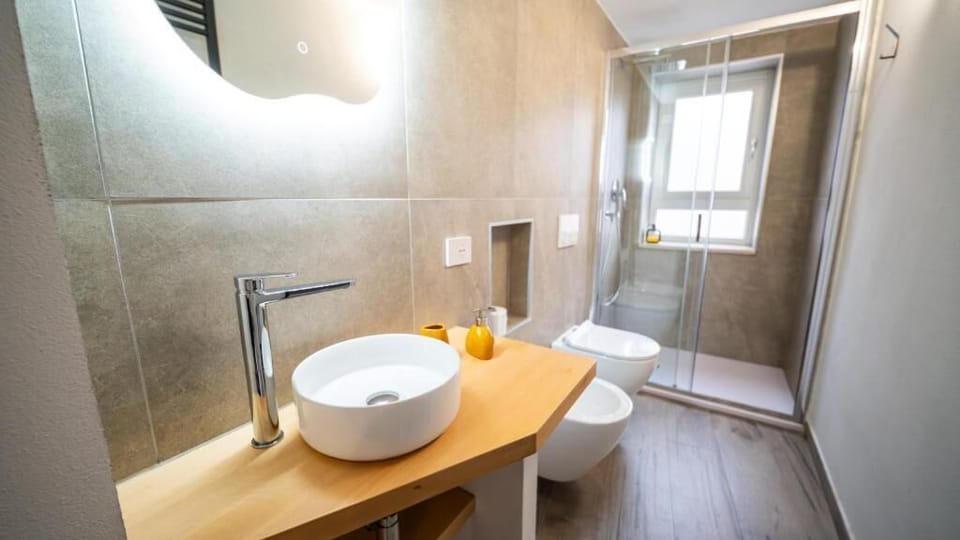 Deluxe Double Room | Bathroom