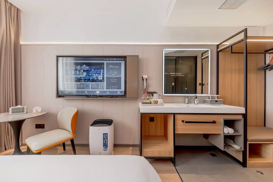 Deluxe Double Room | Free WiFi, bed sheets