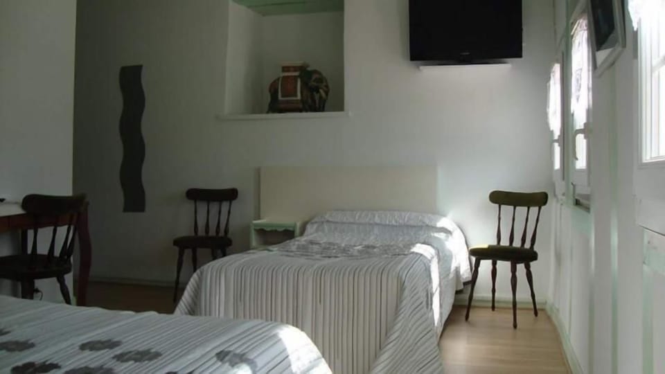Triple Room | WiFi (free), bed sheets
