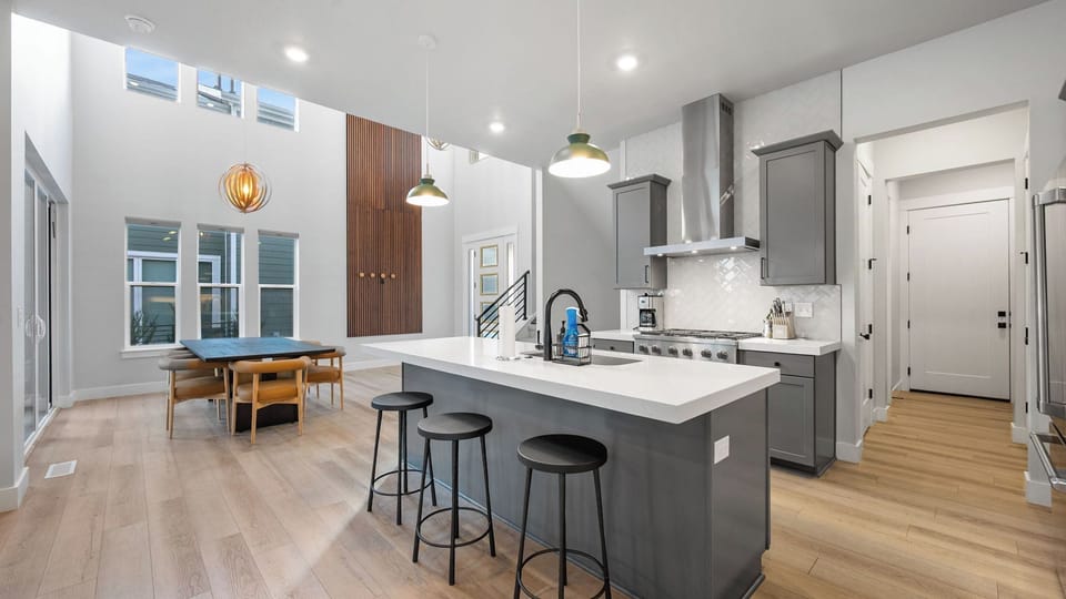 House (5 Bedrooms) | Interior