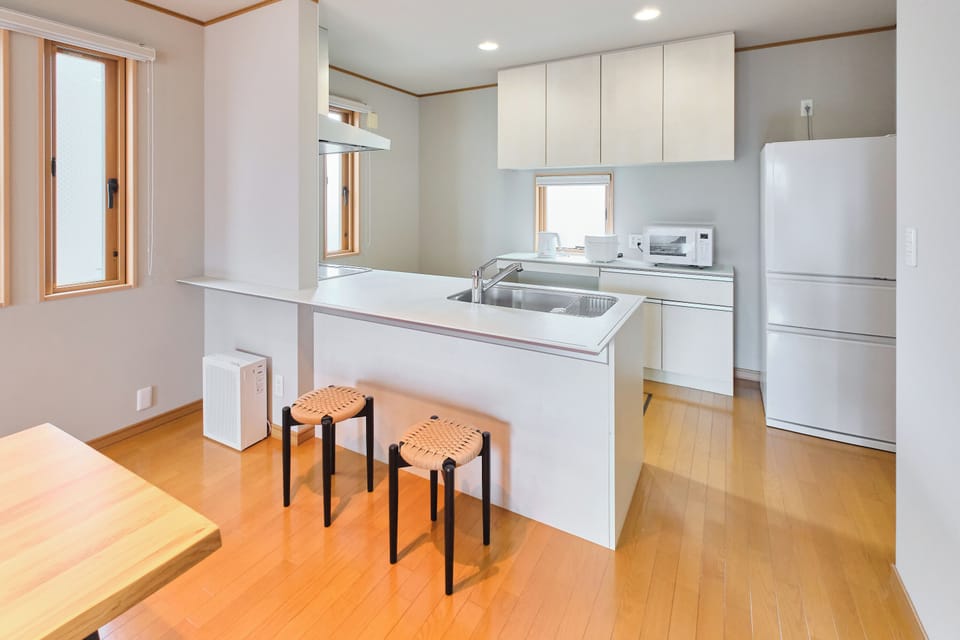 Deluxe House, Non Smoking (Include projector) | Private kitchen | Rice cooker, cookware/dishes/utensils, freezer