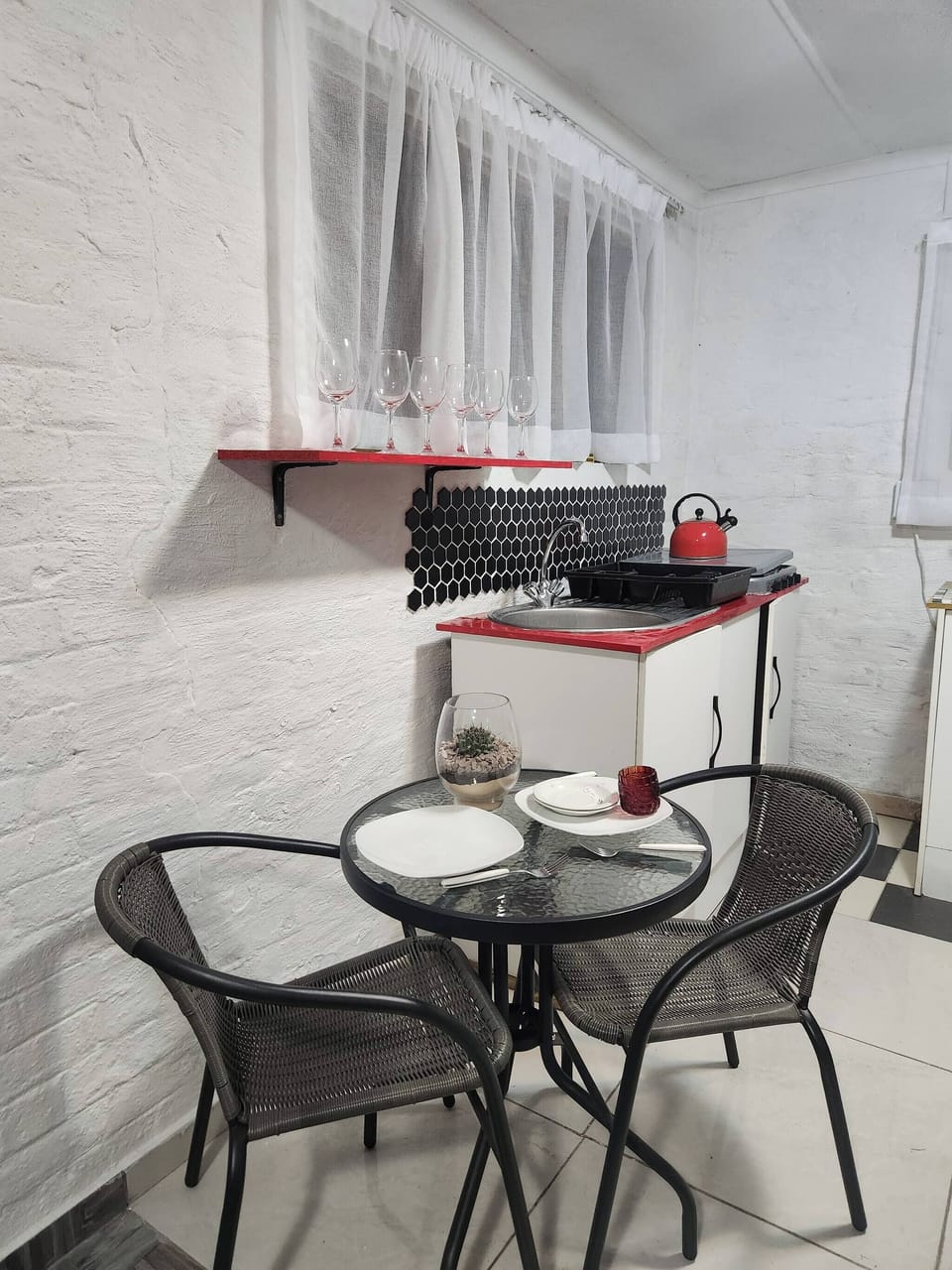 Apartment, 1 Bedroom, Garden View | Dining room