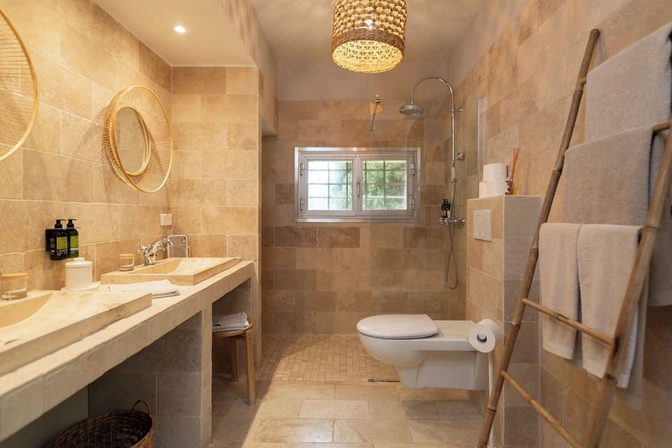 Villa (Le Mas des Soubeyrans) | Select Comfort beds, minibar, in-room safe, individually decorated