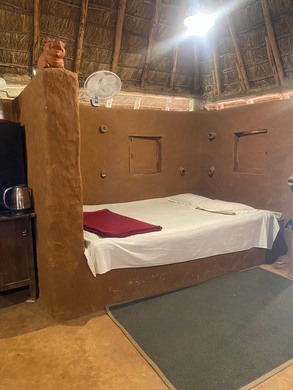 Exclusive Suite, Courtyard View | Desk, laptop workspace, free WiFi