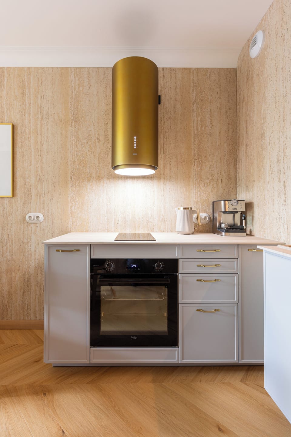 Apartment | Private kitchenette | Coffee/tea maker, electric kettle