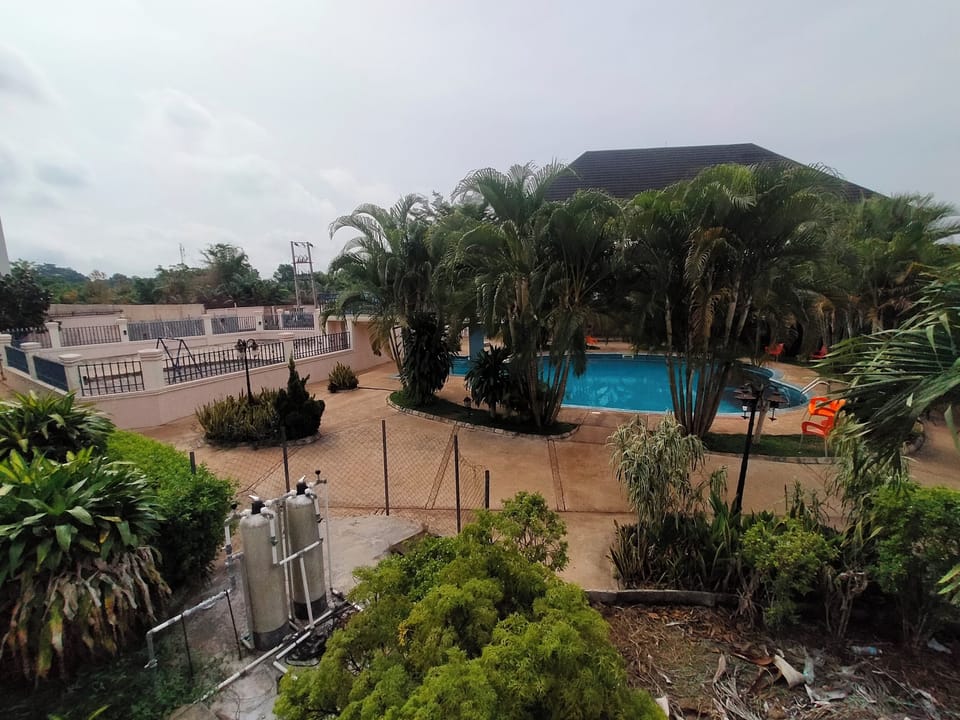 2 outdoor pools