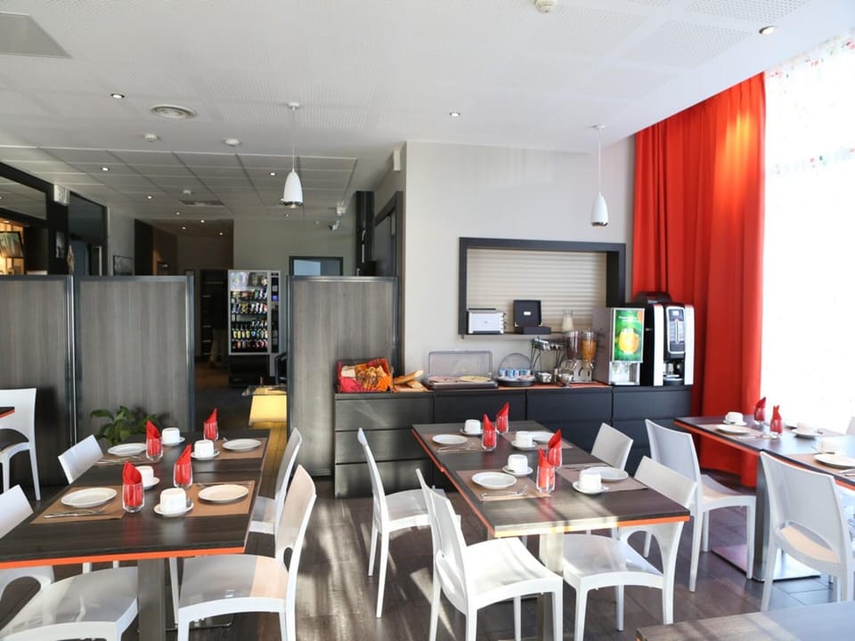 Apartment | Dining