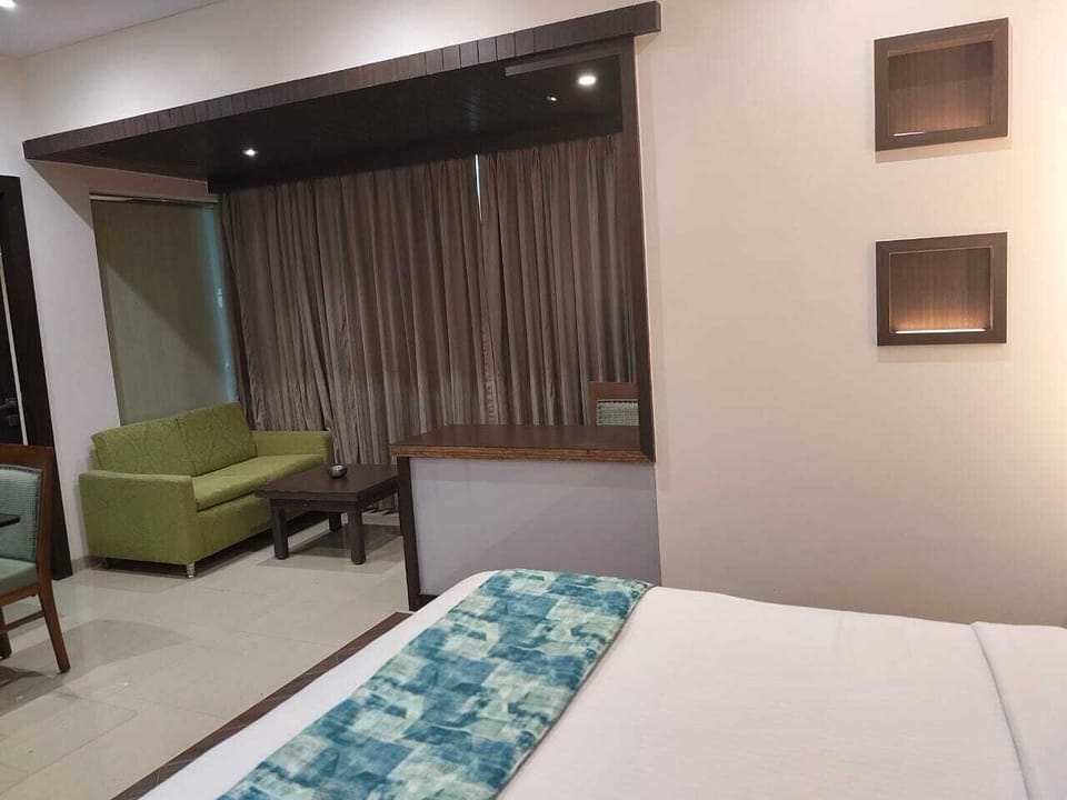 Luxury Double Room | Living area