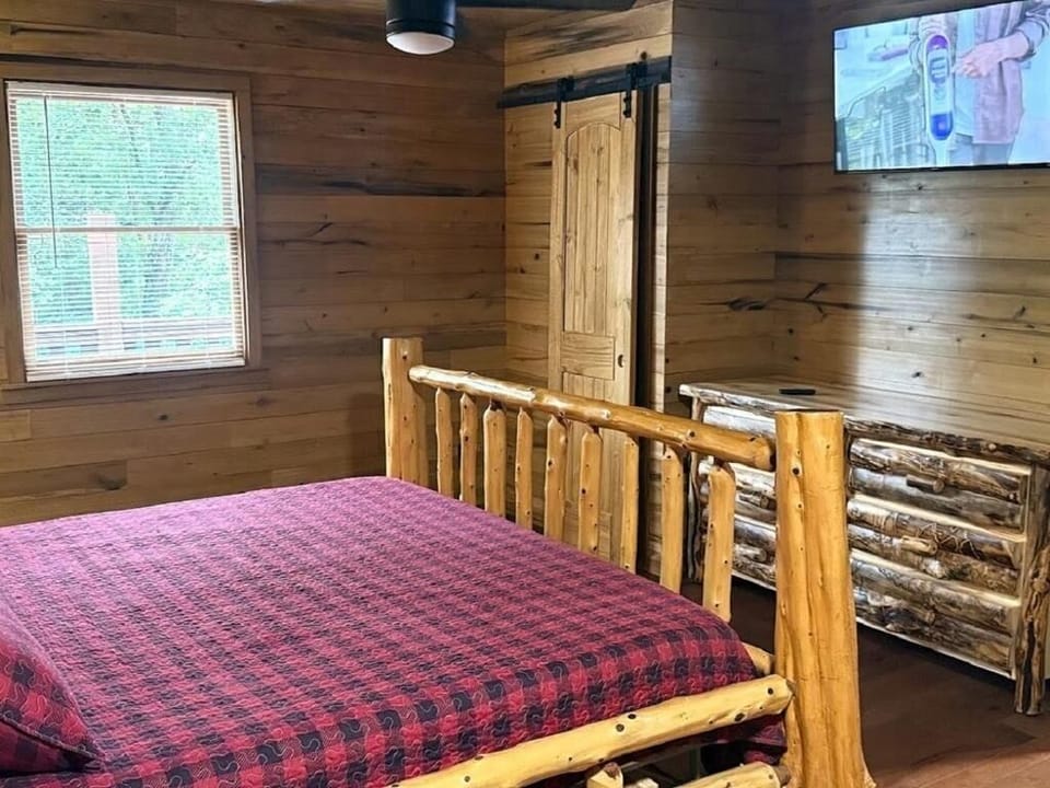 Cabin, 3 Bedrooms | 3 bedrooms, WiFi (free)