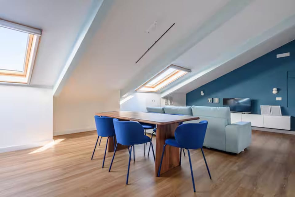 Apartment (2 Bedrooms) | Living area | 32-inch Smart TV with cable channels