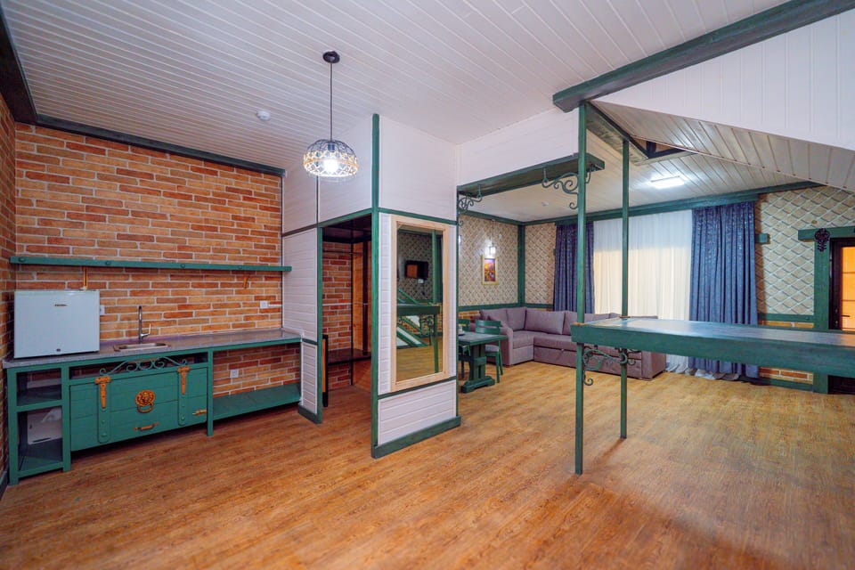 Family Cottage, Balcony, Garden View | Living area