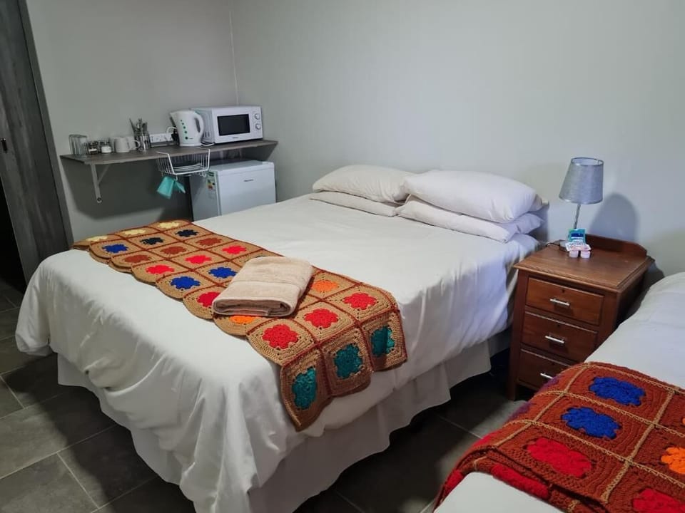 Standard Room, Patio, Courtyard View | WiFi (free)