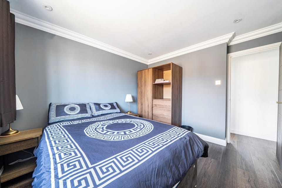4 bedrooms, WiFi (free), bed sheets
