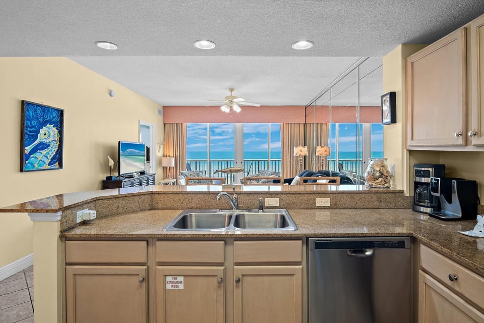 Condo, Multiple Beds (Waters Edge #511) | Interior