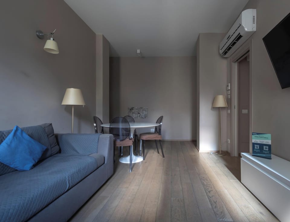 Apartment | Living area | TV