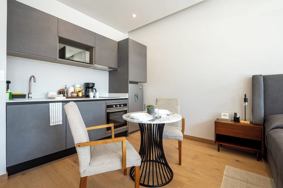 Classic Apartment, Balcony, City View | Private kitchen
