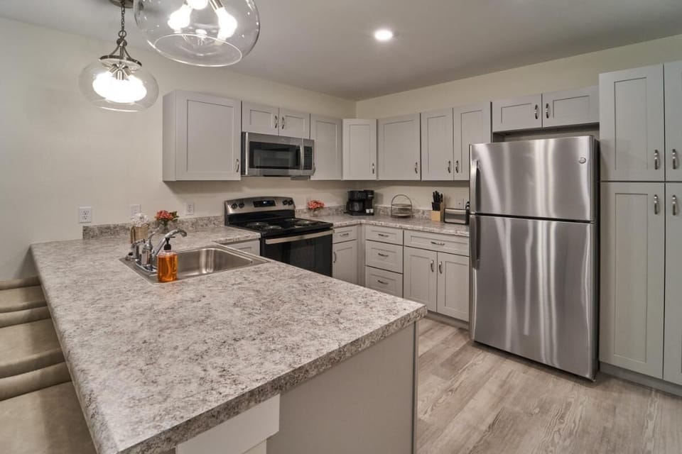Condo, Multiple Beds (The Ruby 115) | Private kitchen
