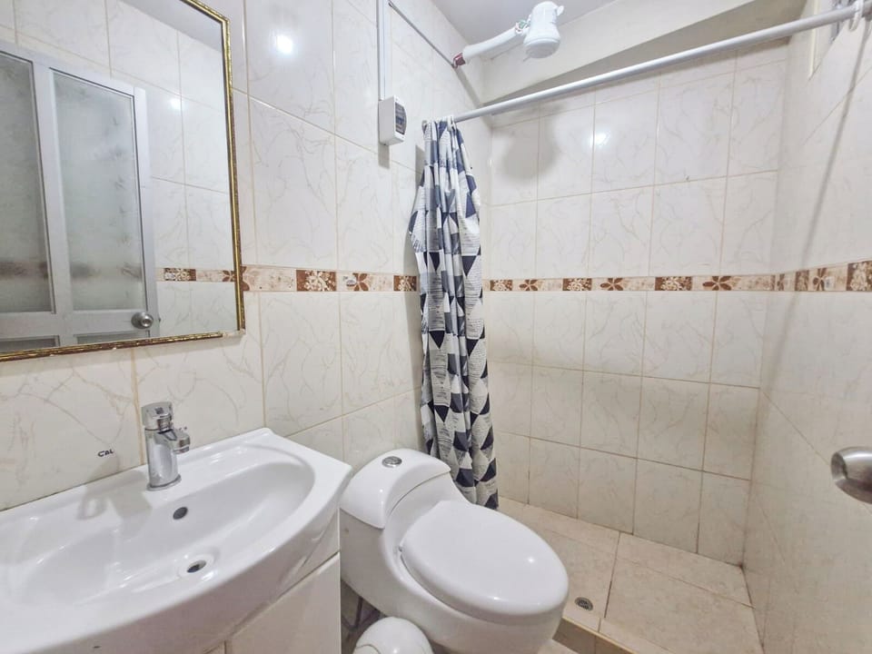 Standard Twin Room | Bathroom | Shower, hair dryer (on request), towels, soap