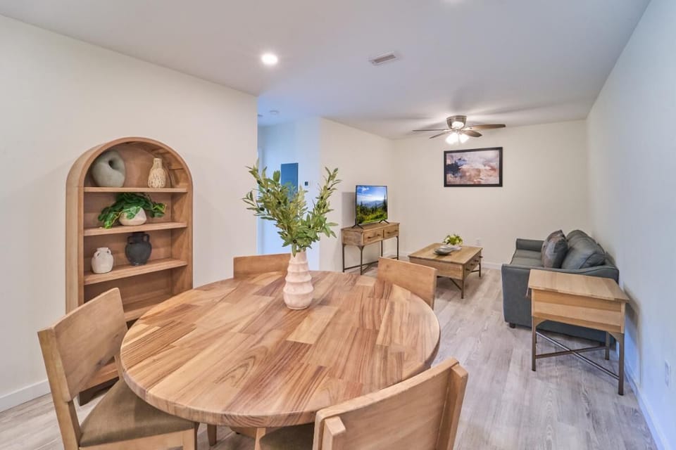 Condo, Multiple Beds (The Ruby 300) | Interior