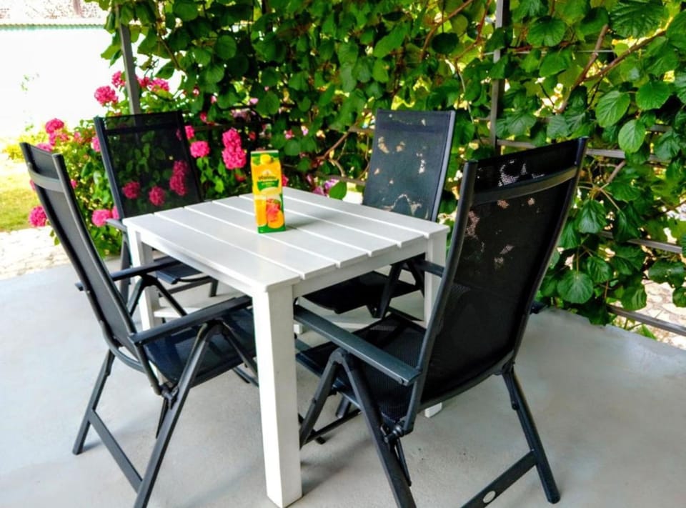Apartment (One Bedroom Apartment with Terrace) | Garden