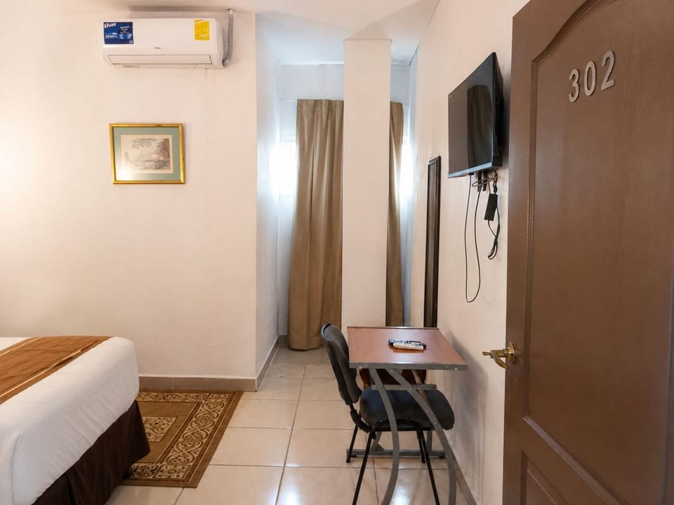 Comfort Single Room | Desk, laptop workspace, WiFi (free), bed sheets