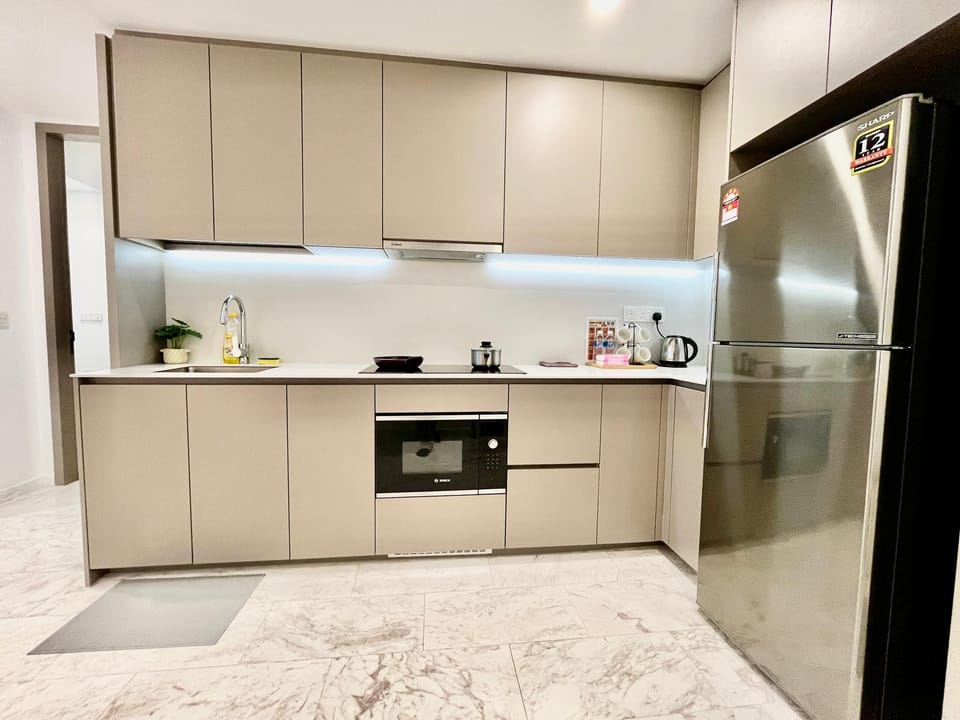 Standard Suite | Private kitchen | Fridge, microwave, stovetop, dishwasher