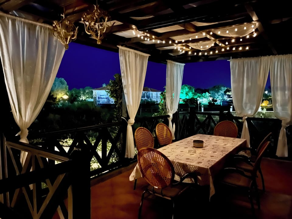 Villa | Outdoor dining