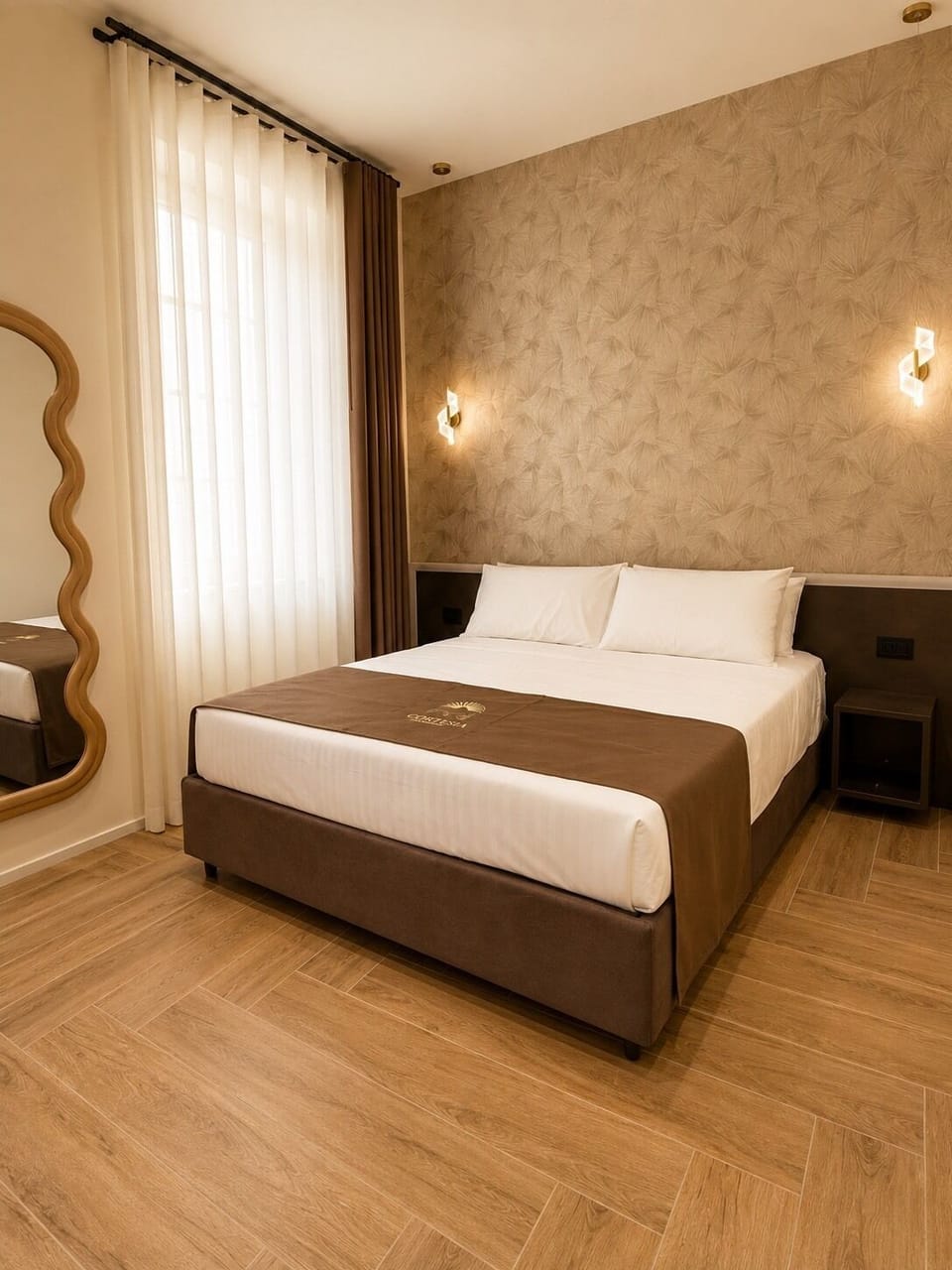 Comfort Triple Room | In-room safe, desk, soundproofing, free WiFi