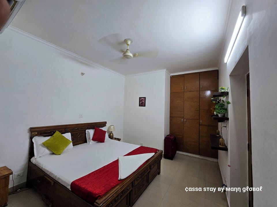 Comfort Single Room | Laptop workspace, iron/ironing board, free WiFi