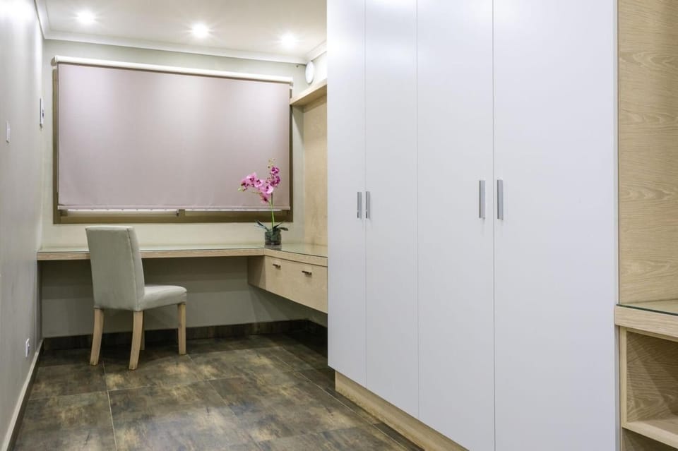 1 bedroom, in-room safe, desk, soundproofing